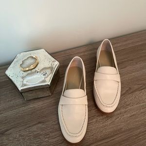 🎉🎉HP🎉🎉 Ann Taylor Leather Loafers - Barely Worn